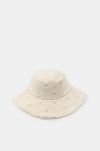 DAISY EMBROIDERED BUCKET HAT