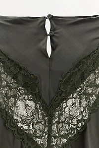 BATWING SLEEVE SATIN LACE DRESS