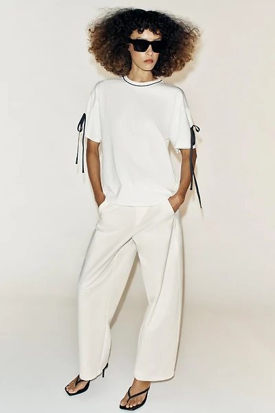 CONTRAST TRIM T-SHIRT