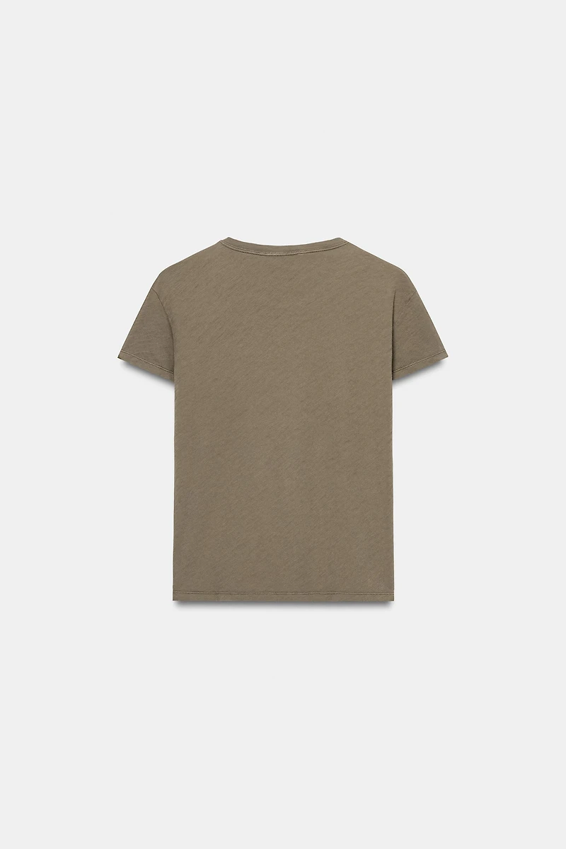 T-SHIRT DÉCHIRURES MANCHES COURTES