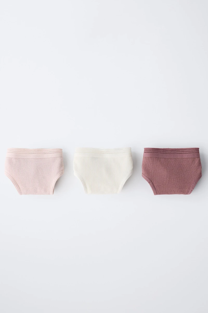 AGES 8-14 / THREE-PACK OF SEAMLESS UNDERWEAR