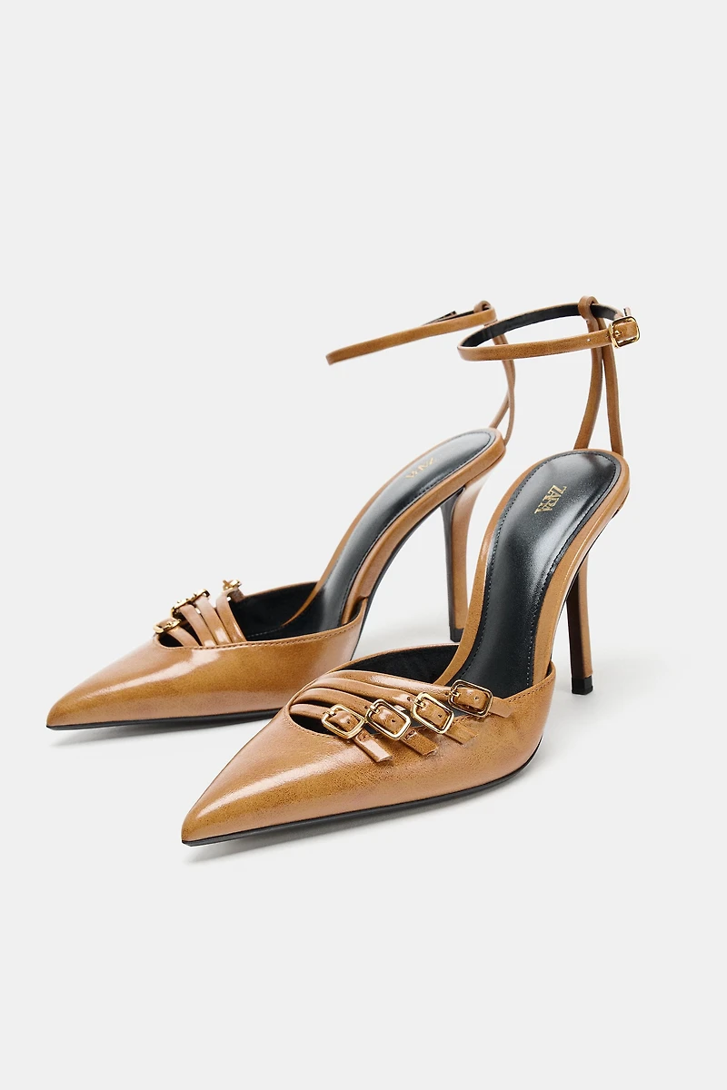 CHAUSSURES À TALONS ET BOUCLES