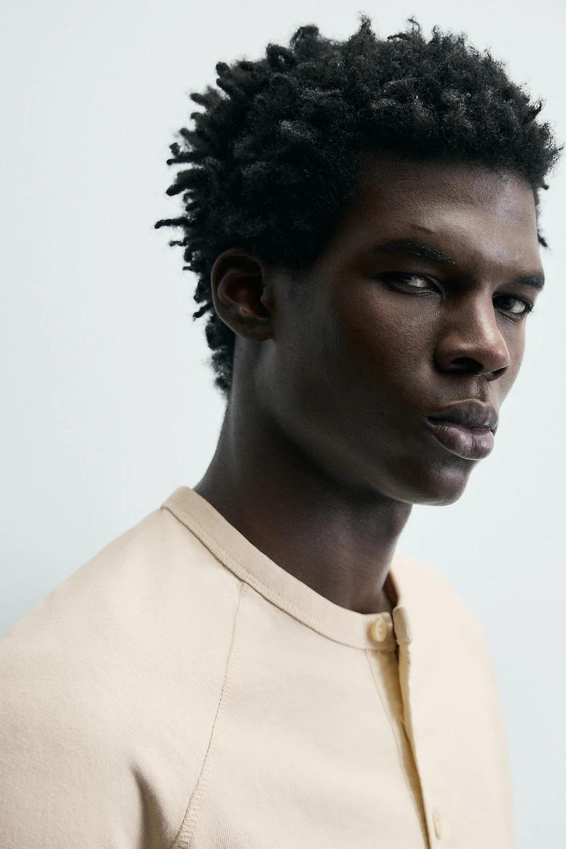 HENLEY T-SHIRT