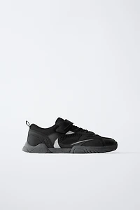BAREFOOT SNEAKERS