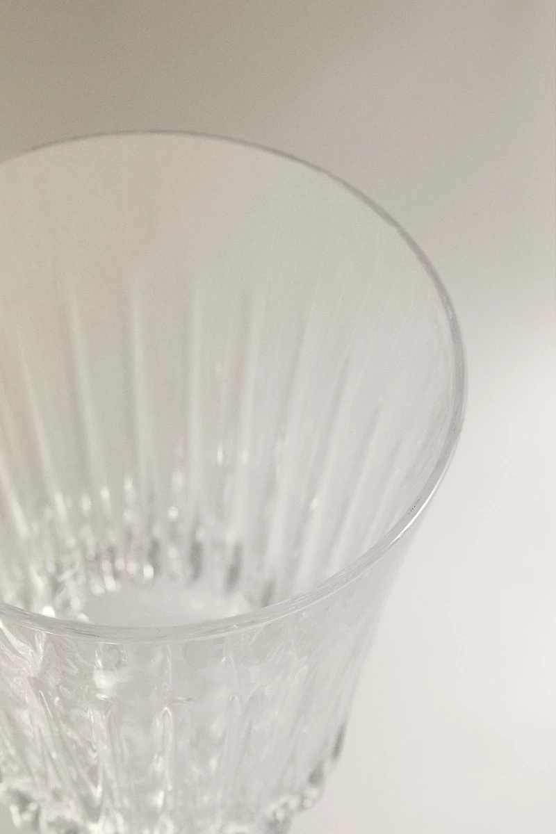 RAISED CRYSTALLINE GLASS