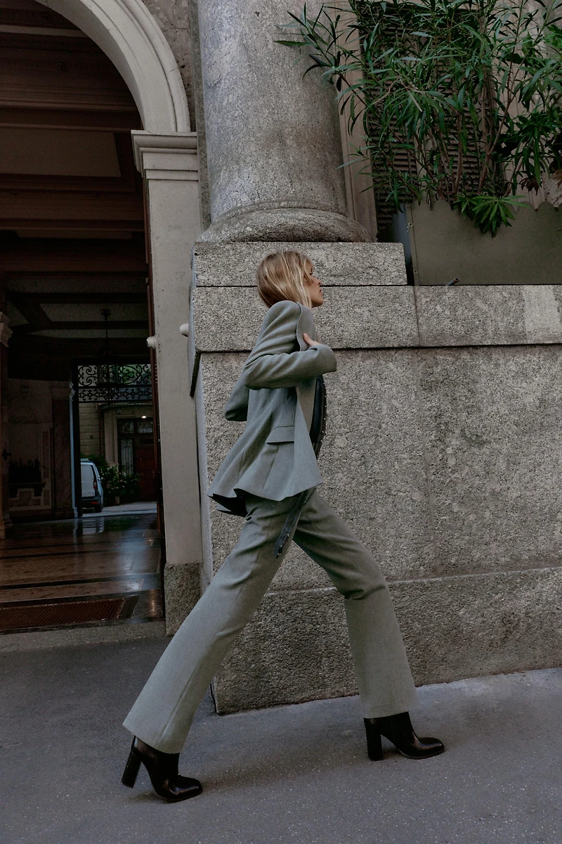 LOW RISE FLARE PANTS