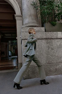 LOW RISE FLARE PANTS