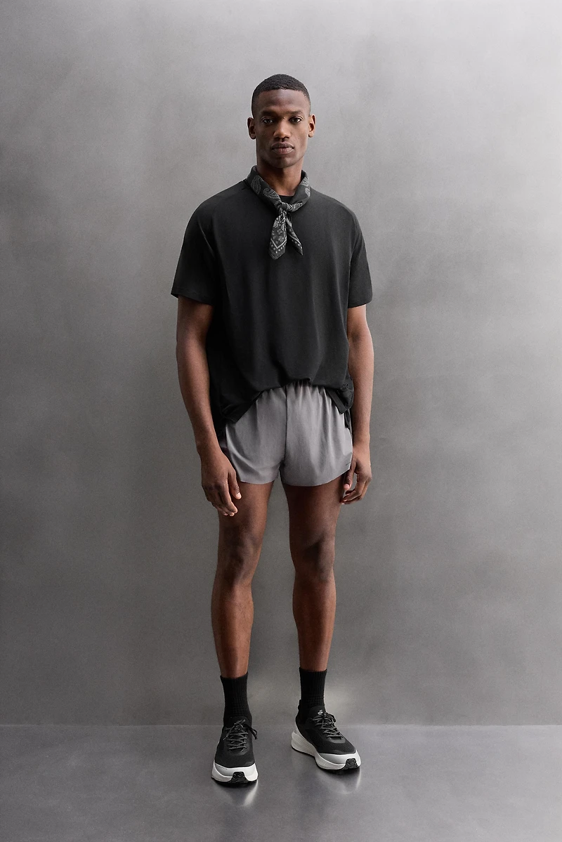 TEXTURED TRAINING T-SHIRT