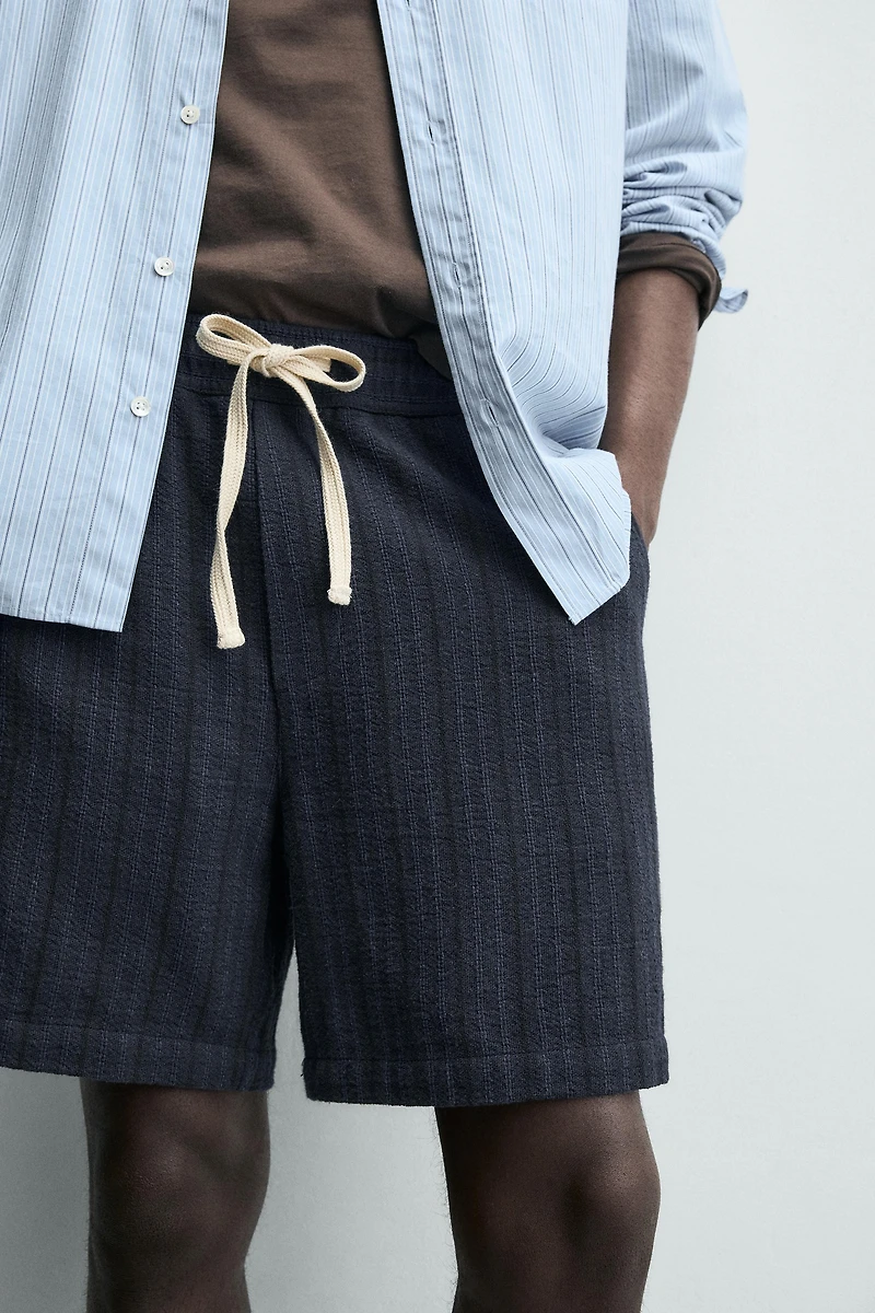 GEOMETRIC JACQUARD SHORTS