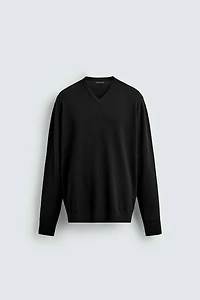 BASIC V-NECK SWEATER
