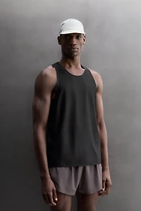 LIGHTWEIGHT RUNNING TANK TOP