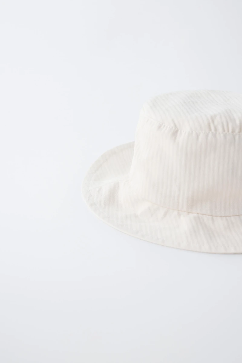 BUCKET HAT