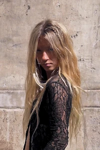 LACE BUCKLE TOP