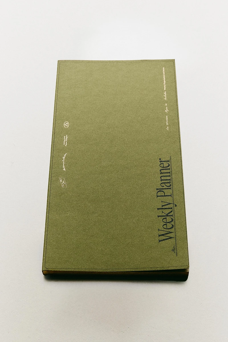 WEEKLY PLANNER WITH GOLD RIMS