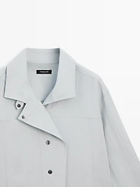 Flowing shirt with button details