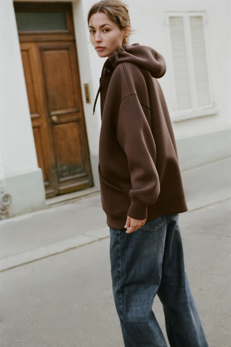 HOODIE WITH DRAWSTRINGS