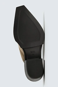 LEATHER CLOGS