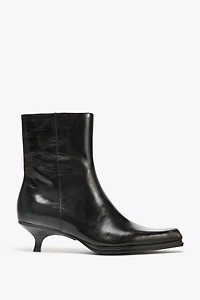 LEATHER KITTEN HEEL ANKLE BOOTS