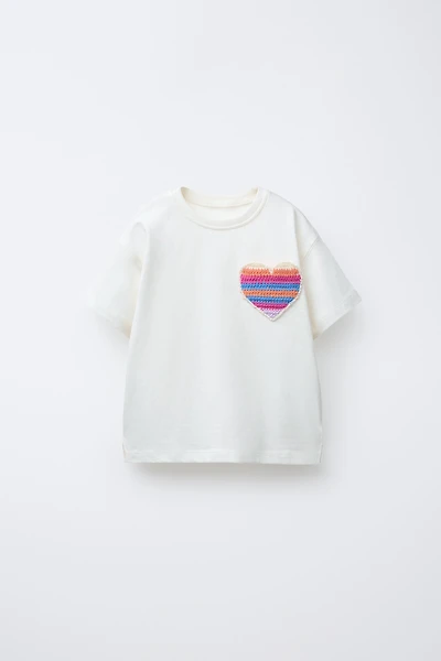 CROCHET HEART POCKET T-SHIRT
