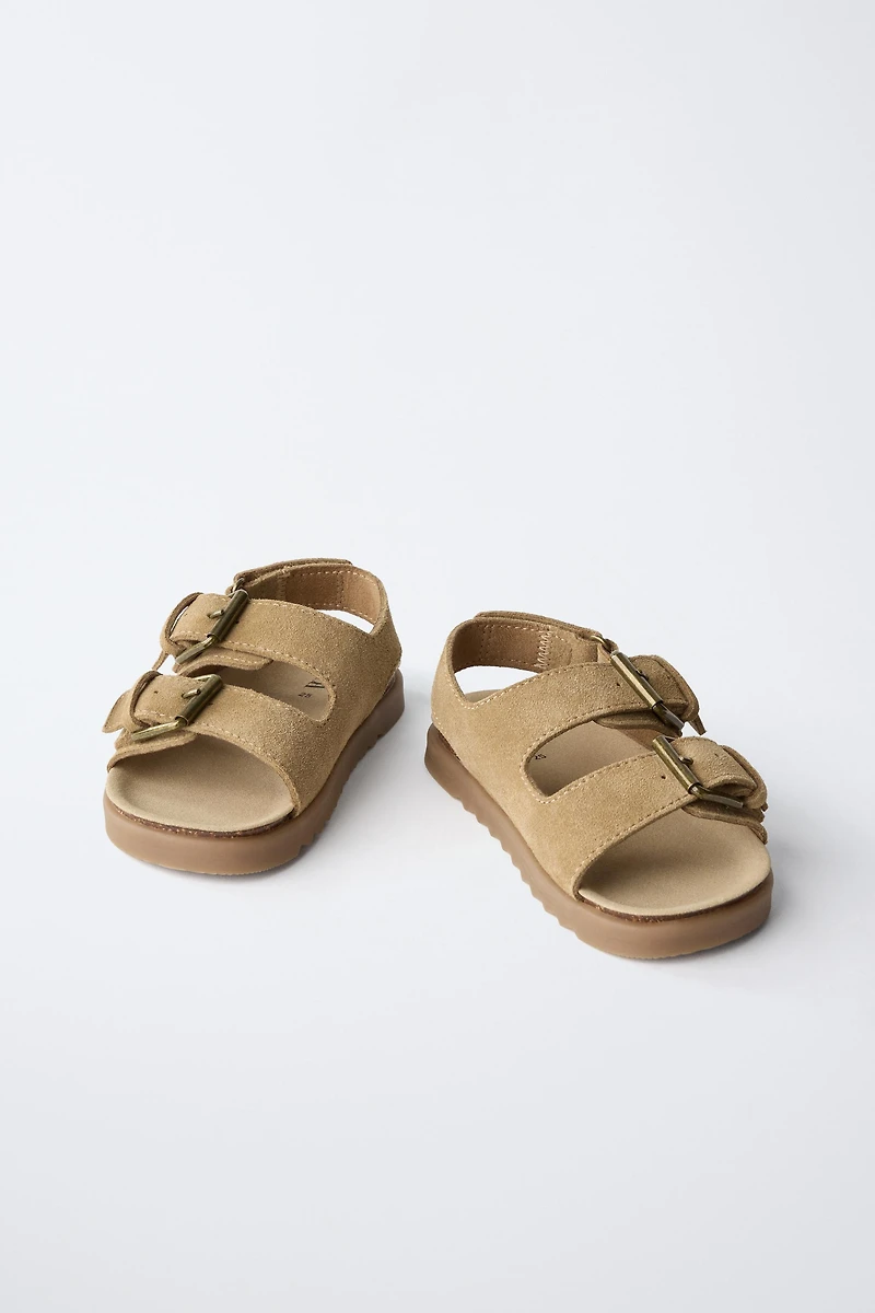SANDALES EN CUIR