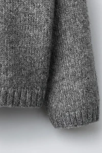 EMBROIDERED KNIT SWEATER