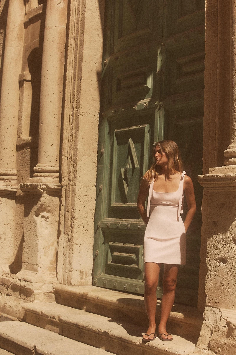 SHORT TIE-STRAP DRESS
