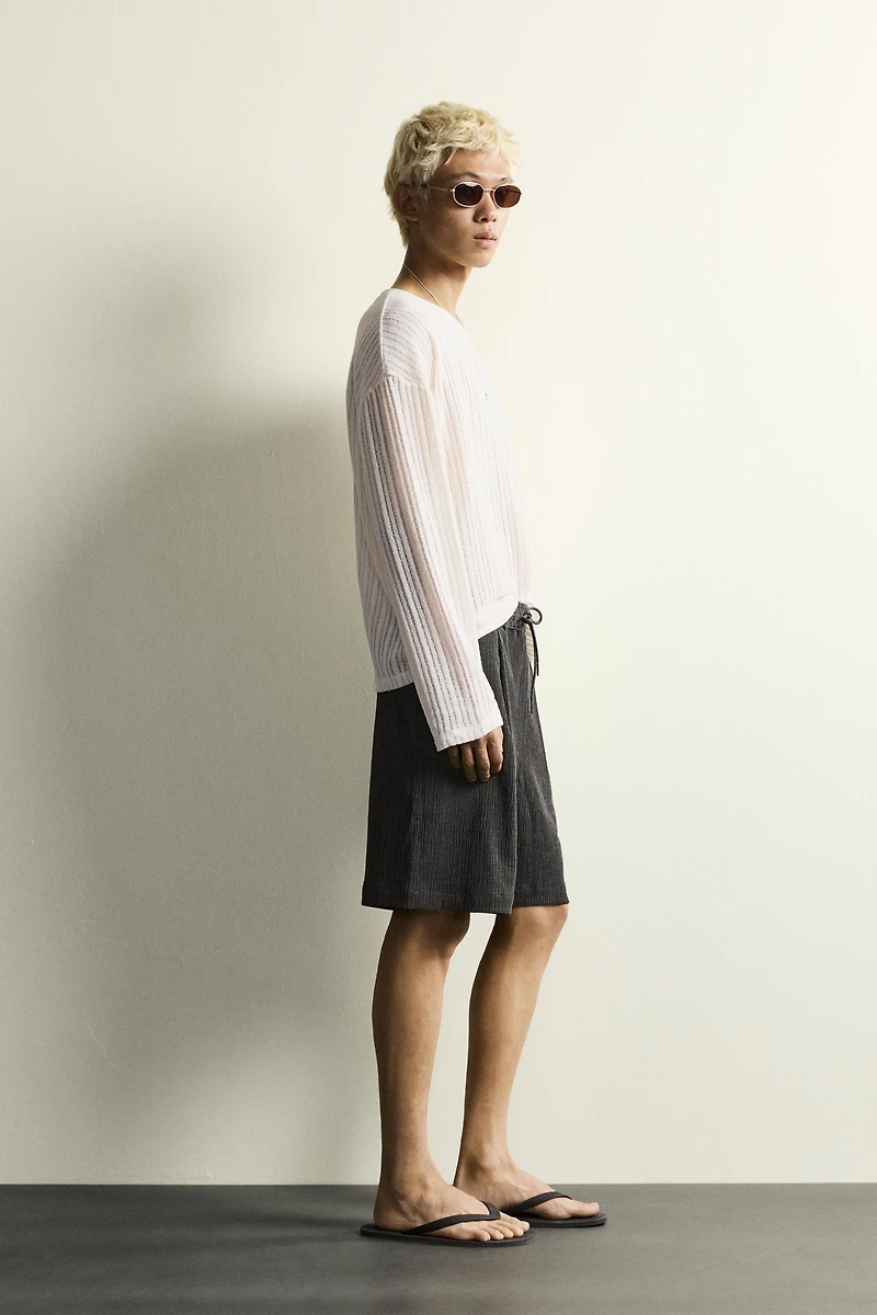 TEXTURED RELAXED FIT SHORTS