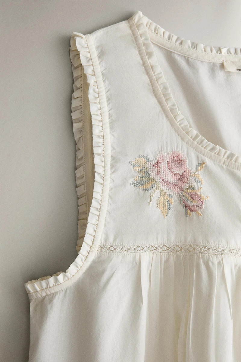 EMBROIDERED COTTON NIGHTGOWN