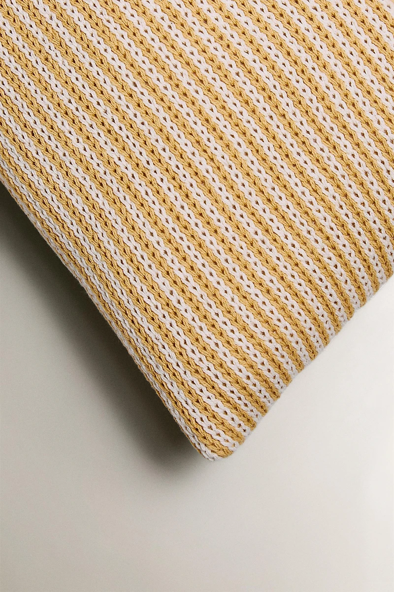 COUSSIN ENFANT BRODÉ LETTRE X