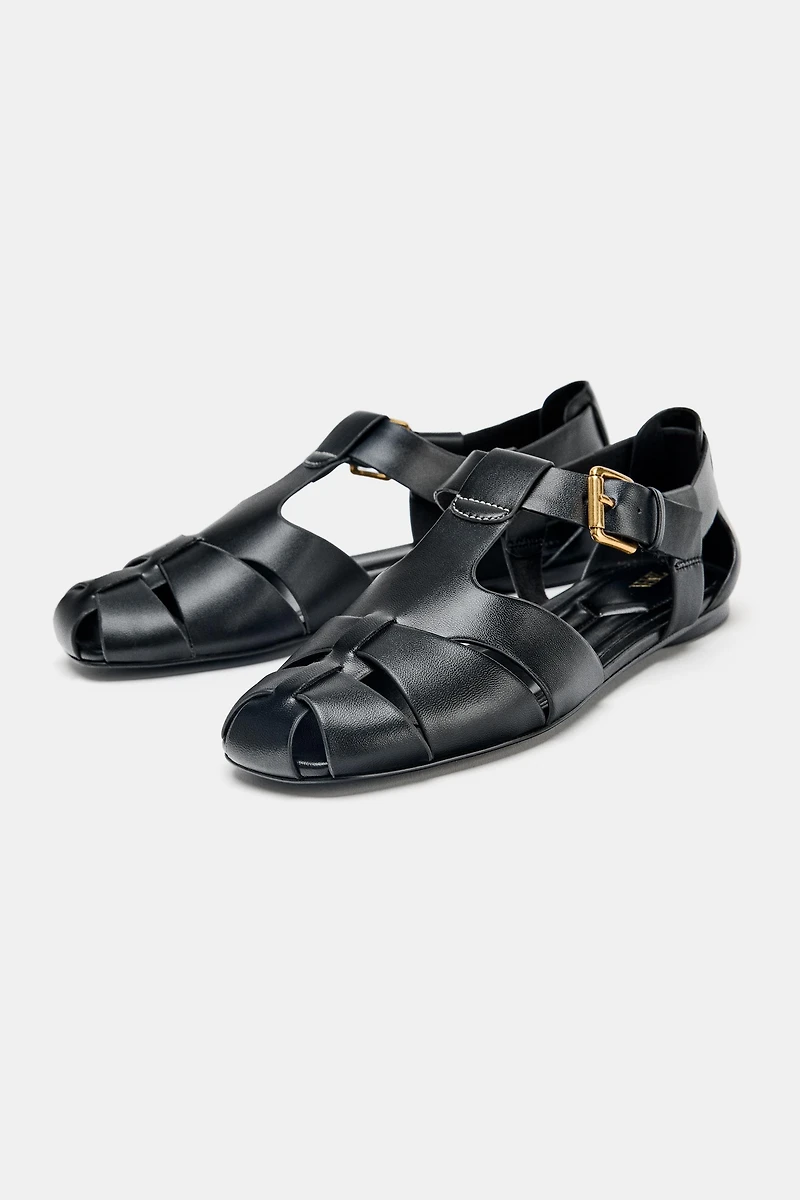 CHAUSSURES STYLE PLAGE PLATES