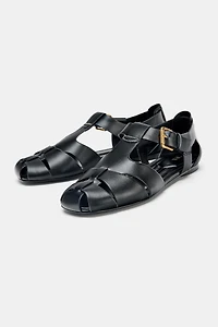 CHAUSSURES STYLE PLAGE PLATES