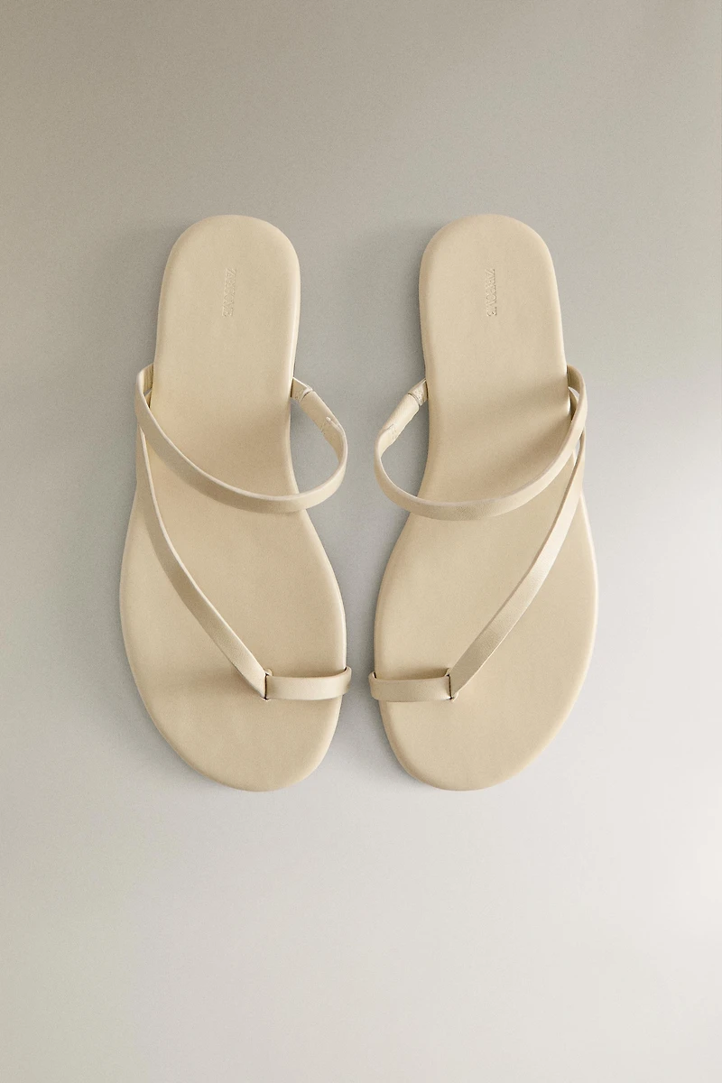 FLAT LEATHER SANDALS