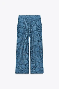 PANTALON COURTE EN DENTELLE