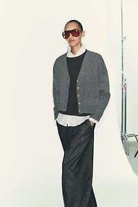 VESTE 100 % LAINE BOUTON DORÉ