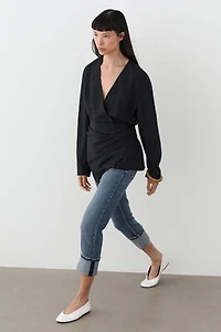 Lightweight kimono with sash detail