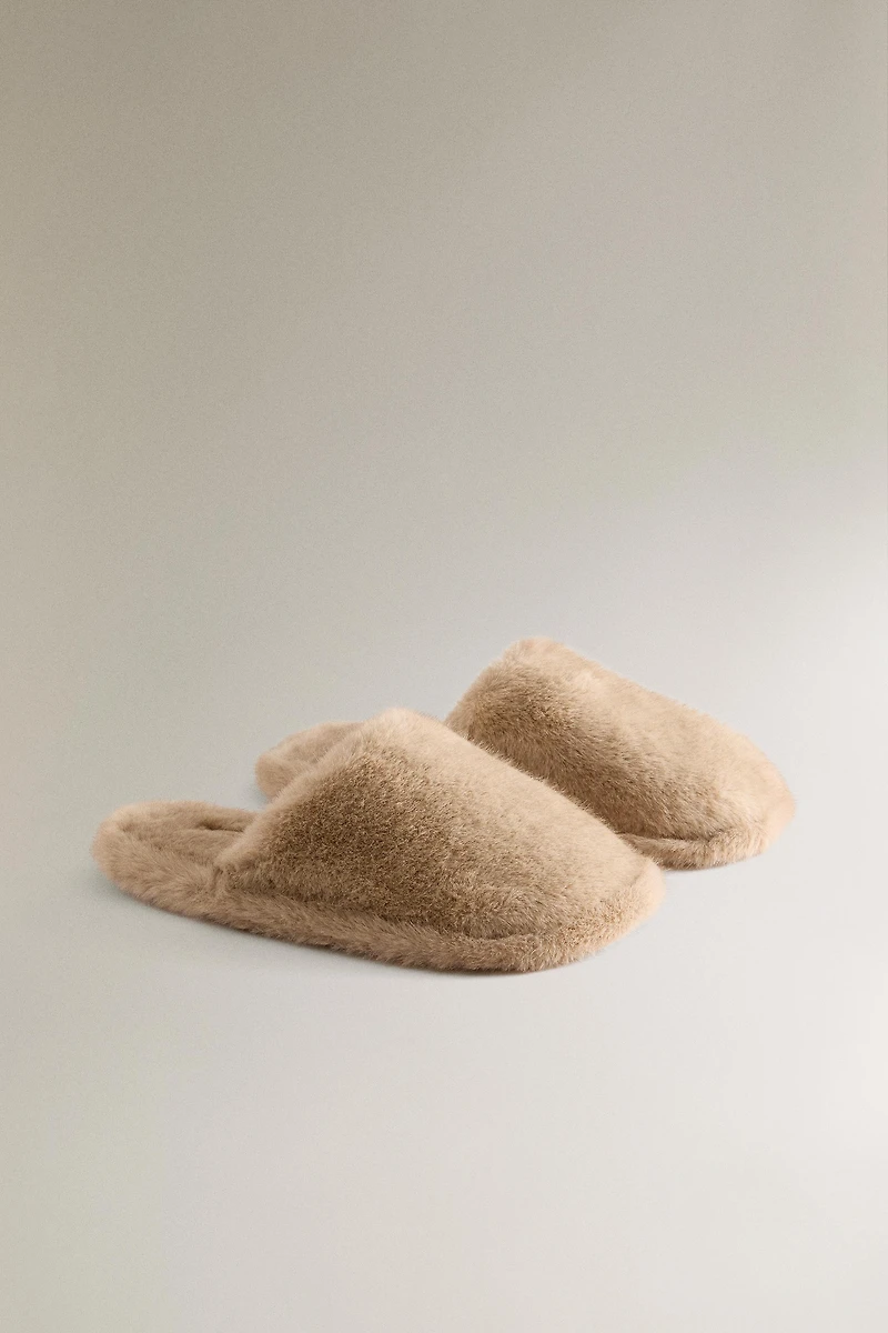 FAUX FUR MULE SLIPPERS