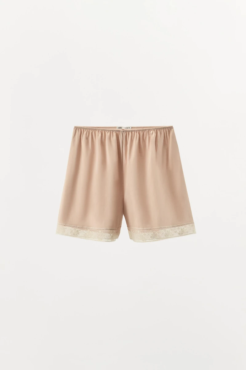 SATIN EFFECT LACE SHORTS
