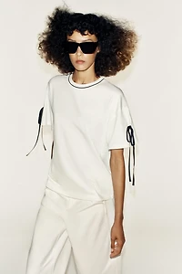 CONTRAST TRIM T-SHIRT