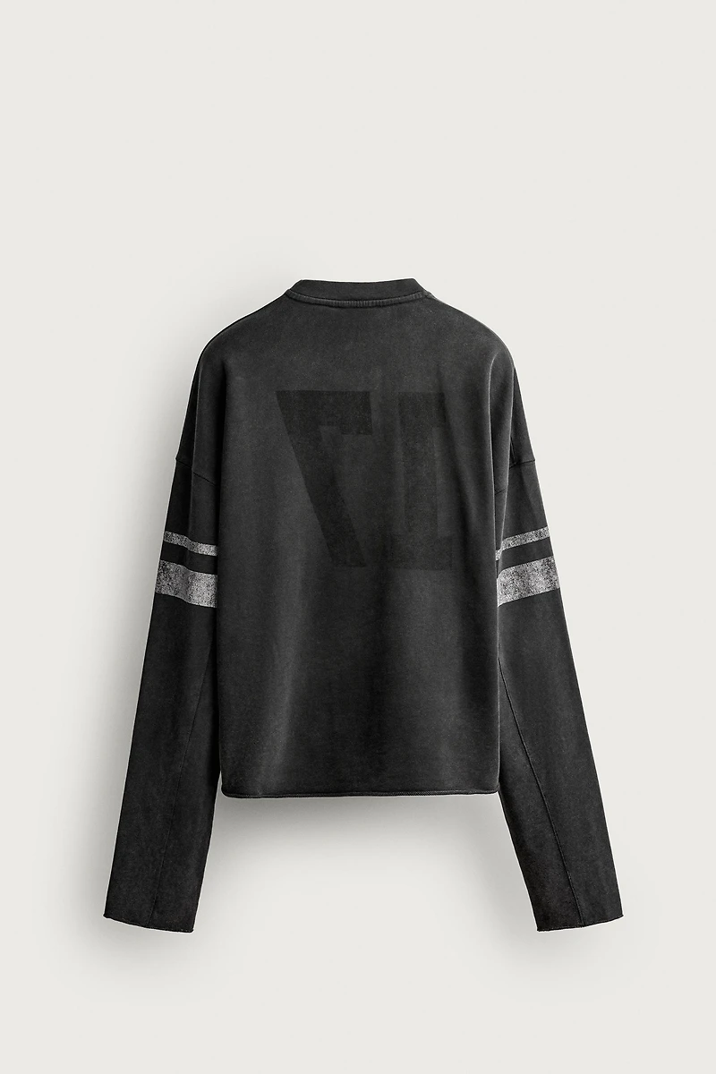 VINTAGE WASHED PATCH CROPPED SWEATSHIRT