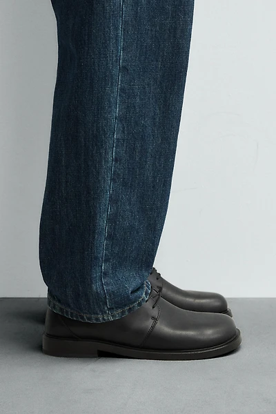 DRESS SHOES