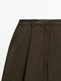 Wide-leg cropped trousers with darts