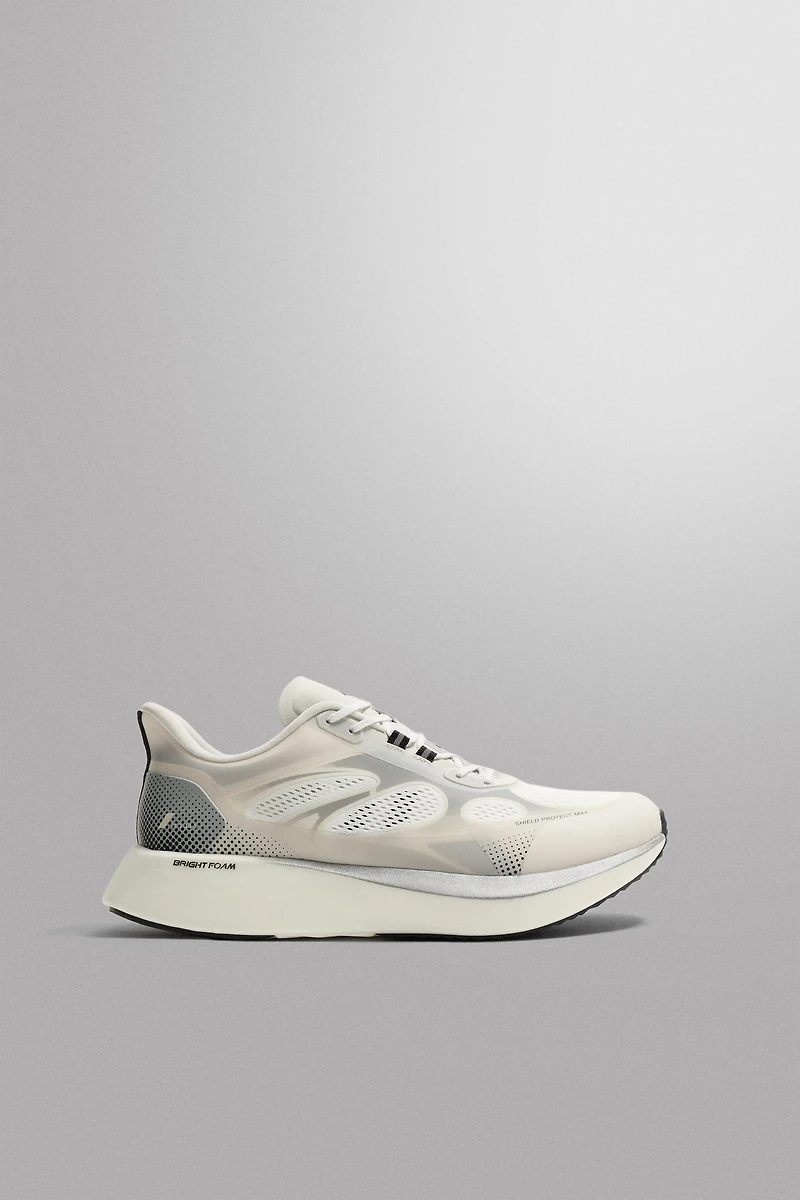RUNNING SNEAKERS
