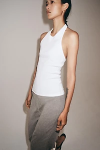 RIBBED HALTER TOP