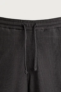 TEXTURED RELAXED FIT SHORTS