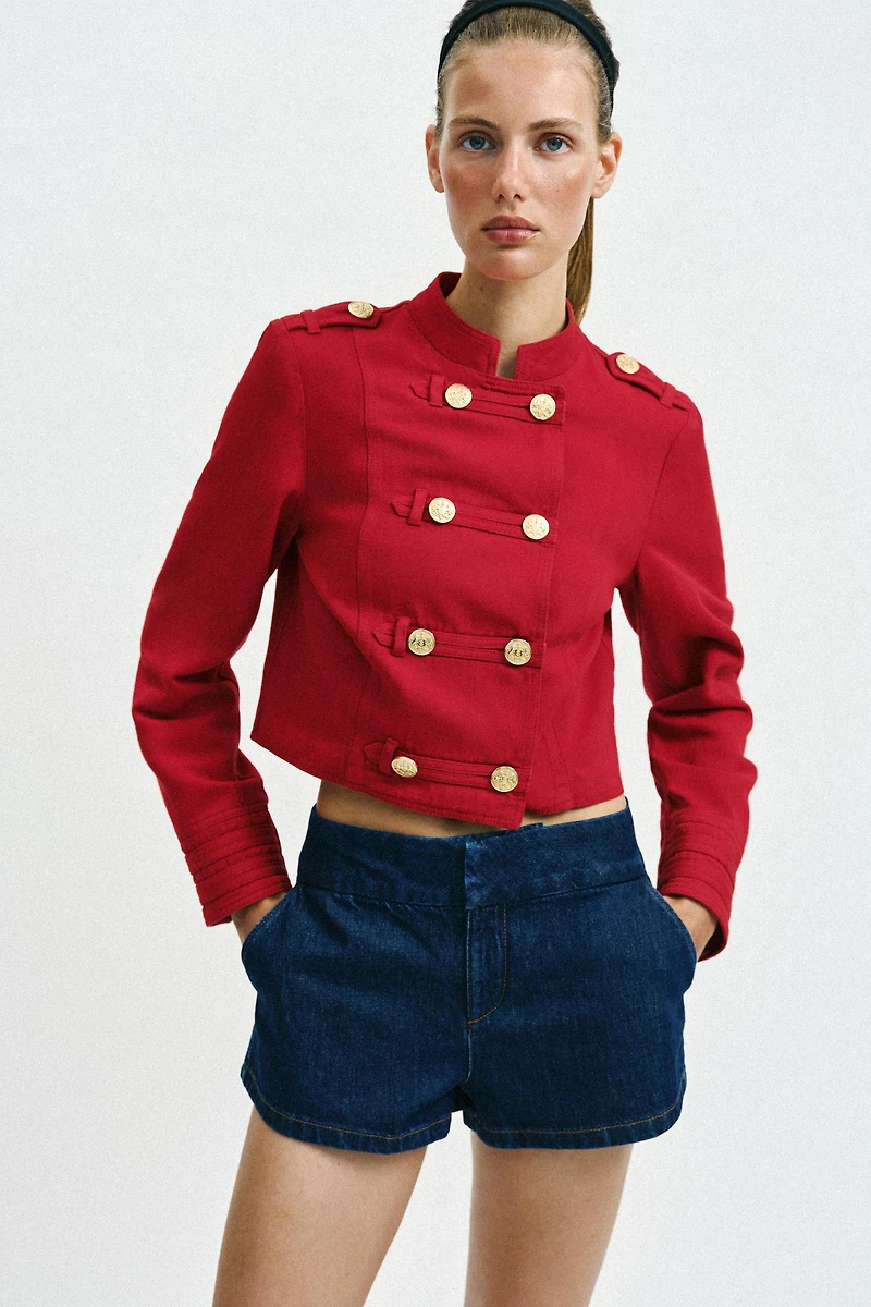 BUTTONED FITTED JACKET