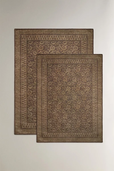 VINTAGE FLORAL AREA RUG