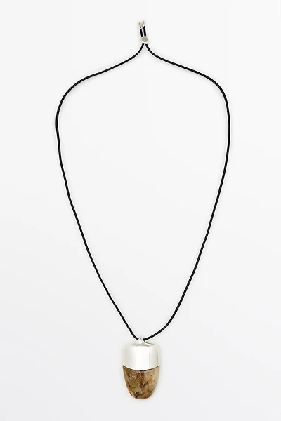 Marbled pendant necklace