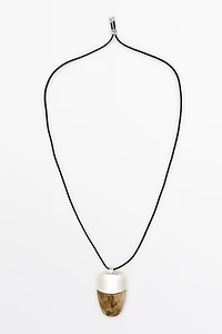 Marbled pendant necklace
