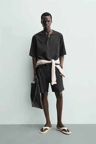 RELAXED FIT PLEATED SHORTS