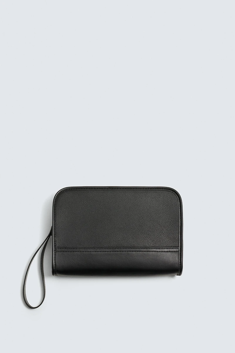 TEXTURED CLUTCH